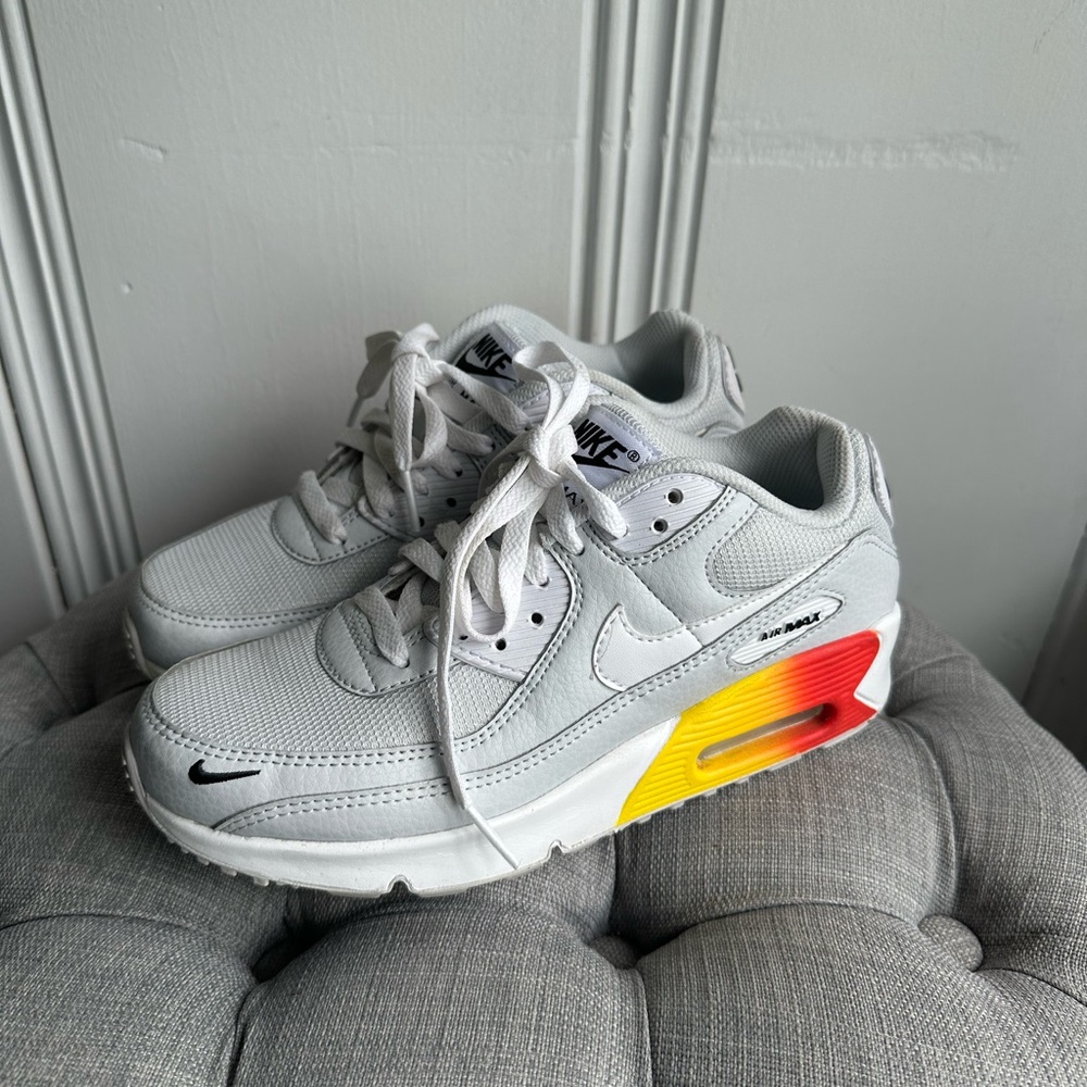 Nike White and Red Sneakers Retro-Inspired Design